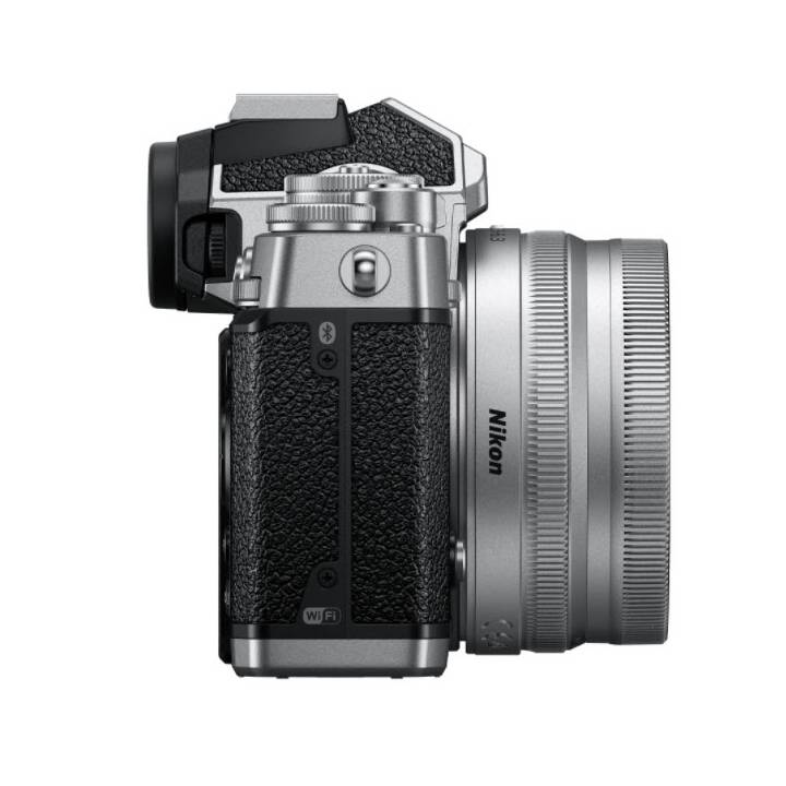 NIKON Z fc + Nikkor Z DX 16–50mm f/3.5-6.3 VR Silver Edition Kit (20.9 MP, APS-C / DX)