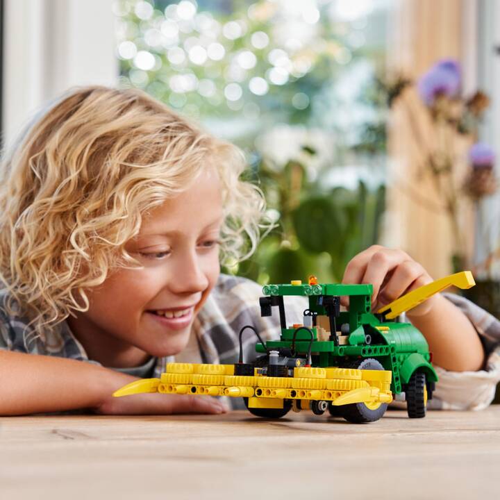 LEGO Technic John Deere 9700 Forage Harvester (42168)