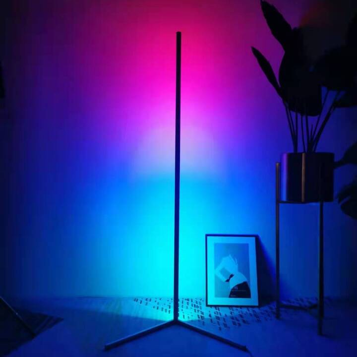 LIGHT OF THRONE Lampada a stelo RGB Floor Lamp (140 cm)