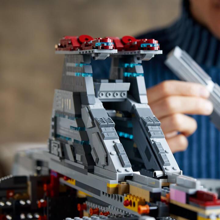 LEGO Star Wars Le croiseur d’assaut de classe Venator de la République (75367, Difficile à trouver)